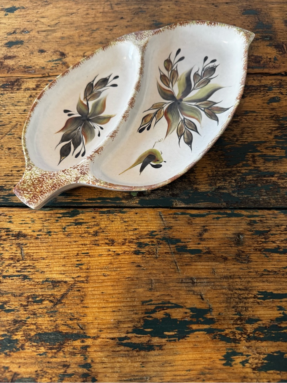 Leaf-Shaped Divided Serveware Tray in Cream and Brown